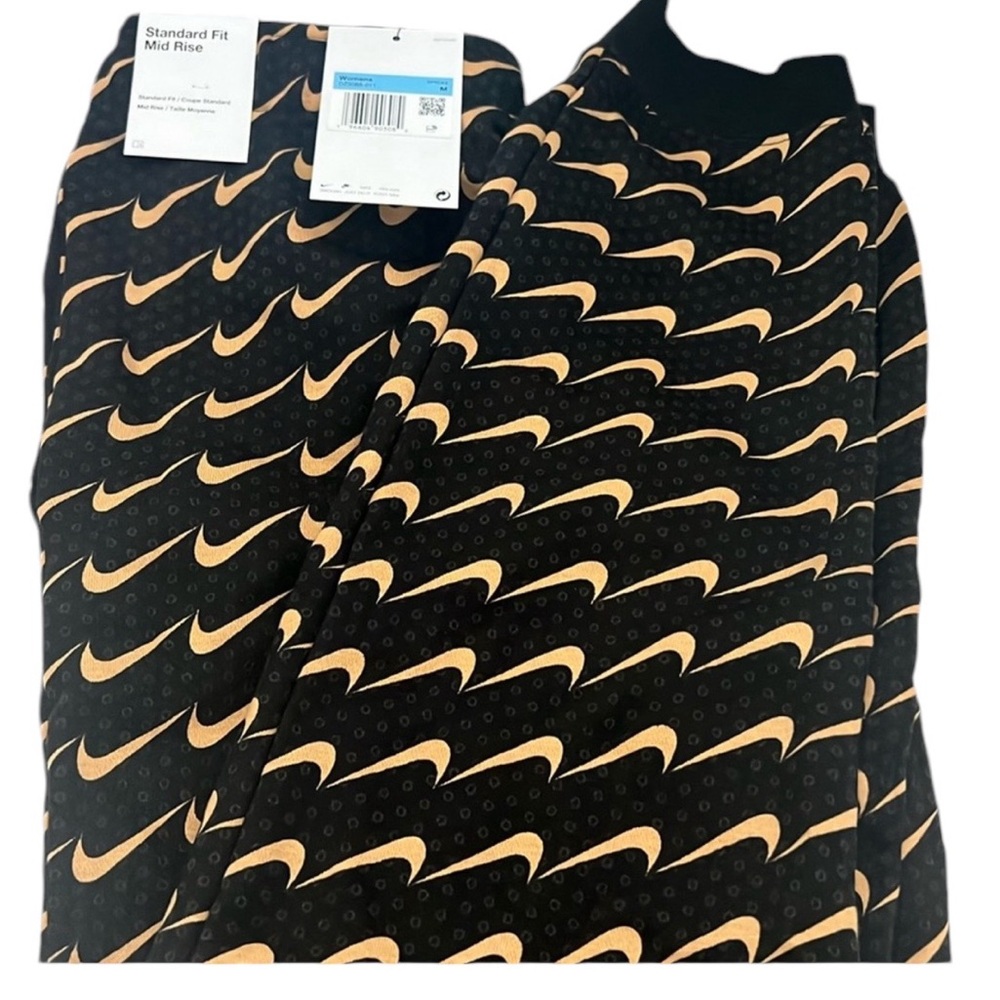 NIKE NWT Woman’s sweats Sz M. Reg 80! Cute gold/black